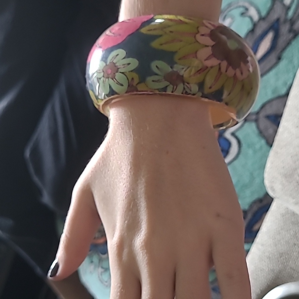 Vintage 70's Vibrant Floral Bangle Bracelet